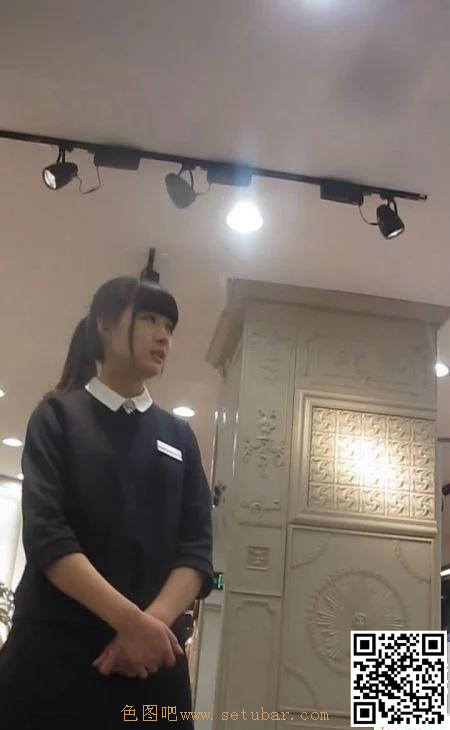 清纯气质的服装店美女店员[12P]