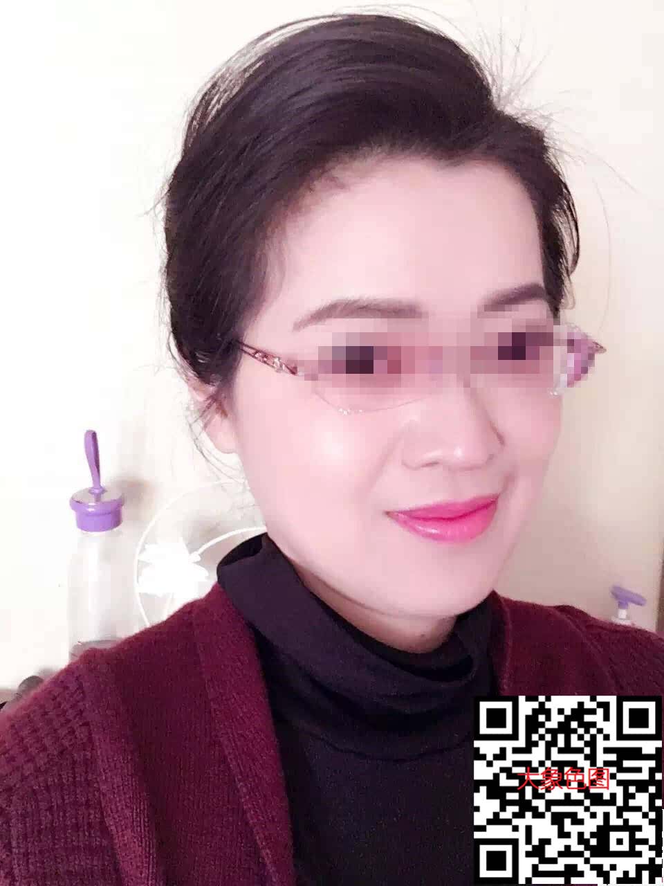 上海一家外企的猎头顾问眼镜美女倪冰珏和男友的马尔代夫性爱事件[24P]