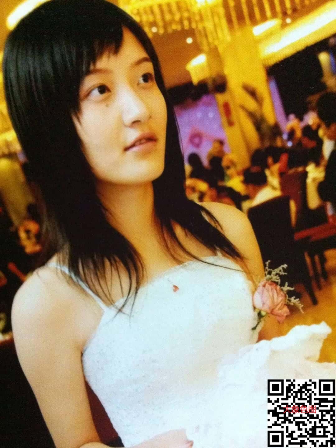 偷拍同学乳沟和美腿[10P]