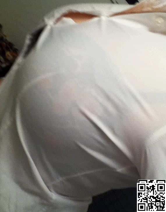 乳晕很大的风骚人妻白色衬衣好诱惑[10P]