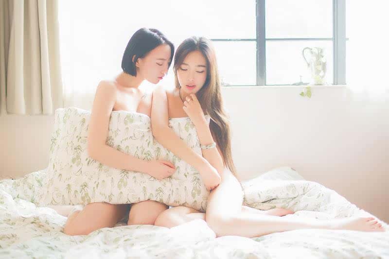 两位性感女孩的激情邂逅销魂无限