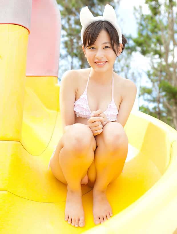 白嫩mm堀川美加子海边比基尼清新写真