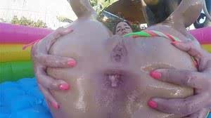 Latina solo girl offers up big booty for hardcore ass fucking outdoors