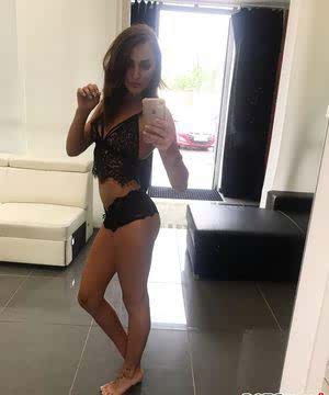 Hot solo girl takes mirror selfies to add to her dating profile