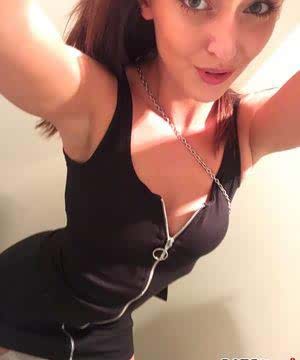 Hot solo girl takes mirror selfies to add to her dating profile