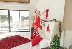 Hot blonde babe in a Christmas costume Piper Perri plays an outstanding solo