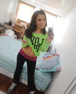 New self shot picture gallery compliments of Latina babe Sasha Hall