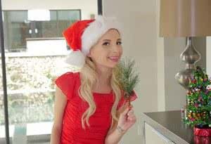 Hot blonde babe in a Christmas costume Piper Perri plays an outstanding solo