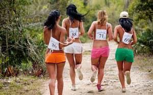 Horny runners pause on the beach for a refreshing ass sport orgy break