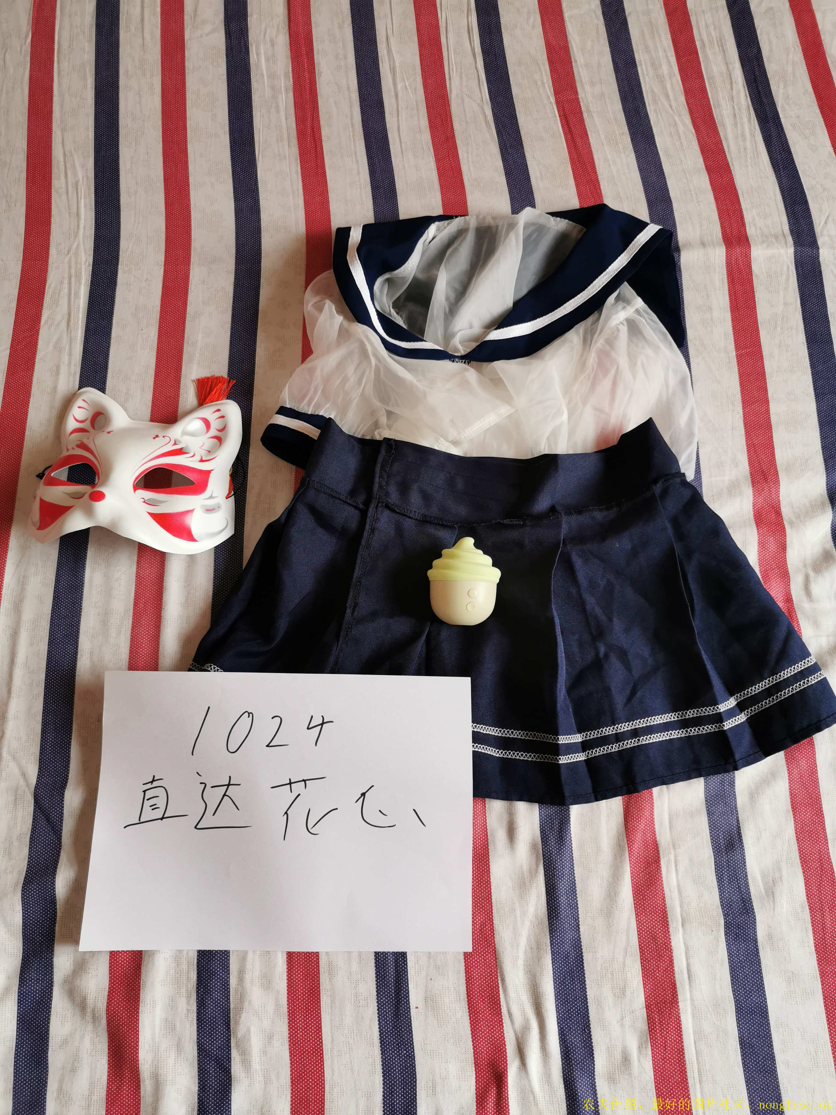 [手写验证]骚狐狸穿着水手服吃鸡巴，被后入颜射。[31P]